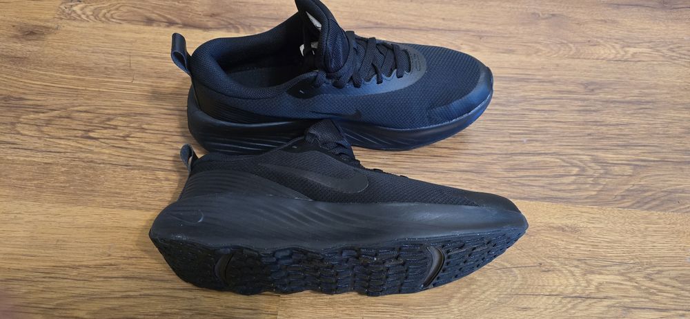 Чисто нови маратонки NIKE унисекс