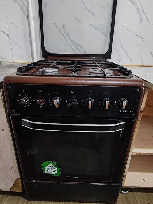 Продаются газовая плита, холодильник и стиральная машинка (на 10 кг).