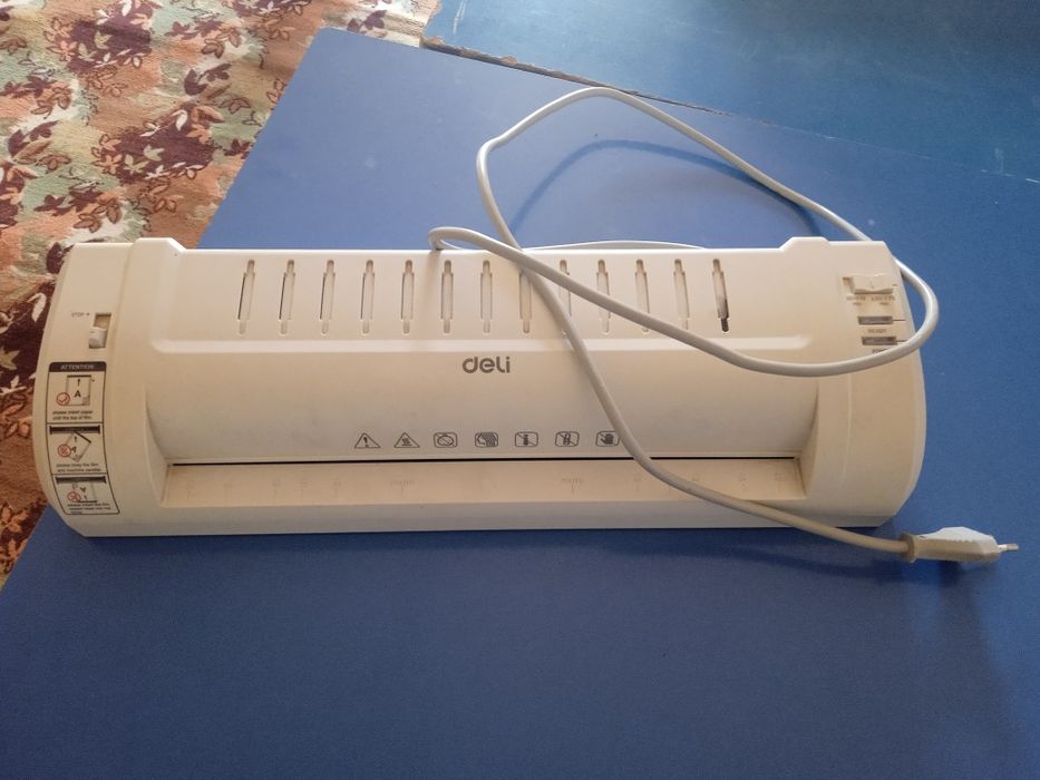 Ofisniy kreslo stol laminat aparat sotiladi