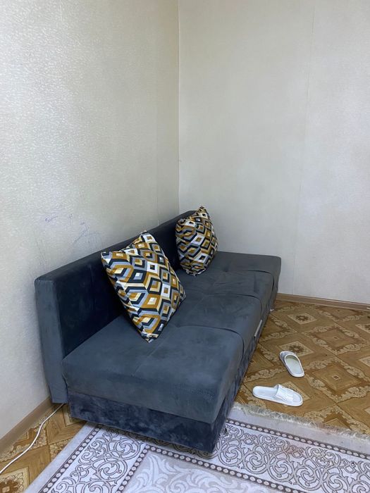 Диван серого цвета