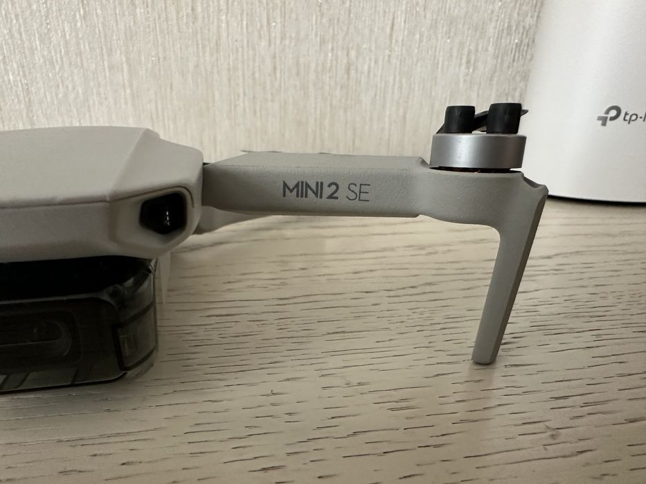 Очень срочно продам дрон DJI MINI 2 se торг уместен