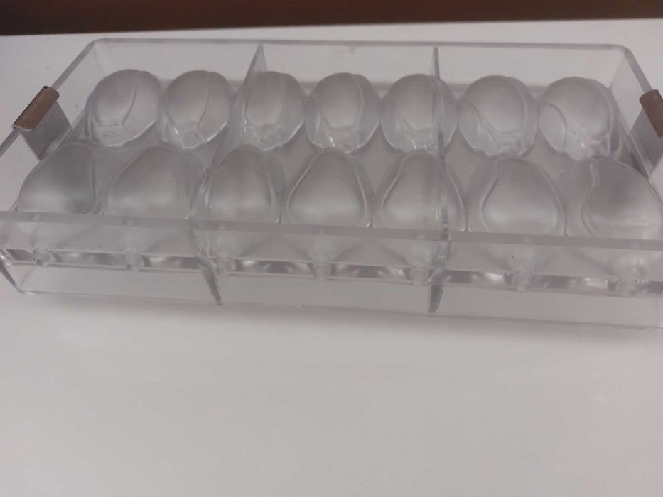 Продам поликарбонатную форму для шоколада