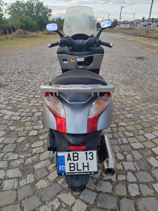 Vând maxi-scuter Honda S-wing 125