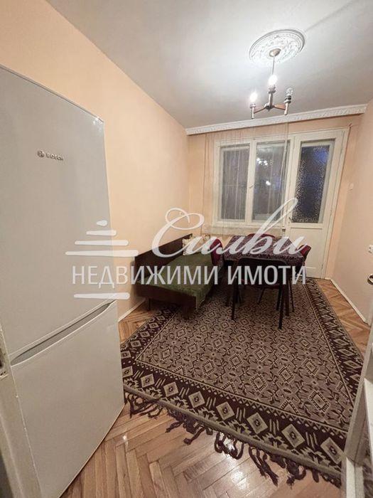 Дава се под наем Тристаен апартамент в Шумен, Добруджански - 90 кв.м за 306 € - Снимка #2