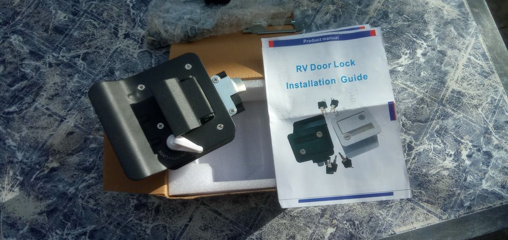 Брава за врата на кемпер