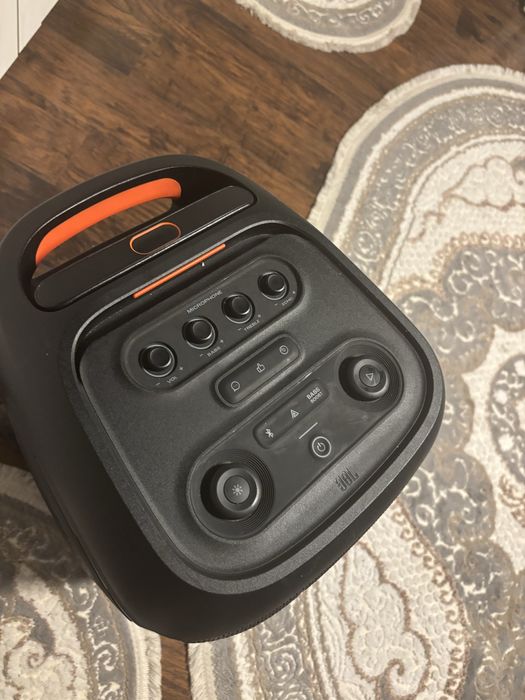 Vand  / Schimb Boxa jbl 320 ca noua