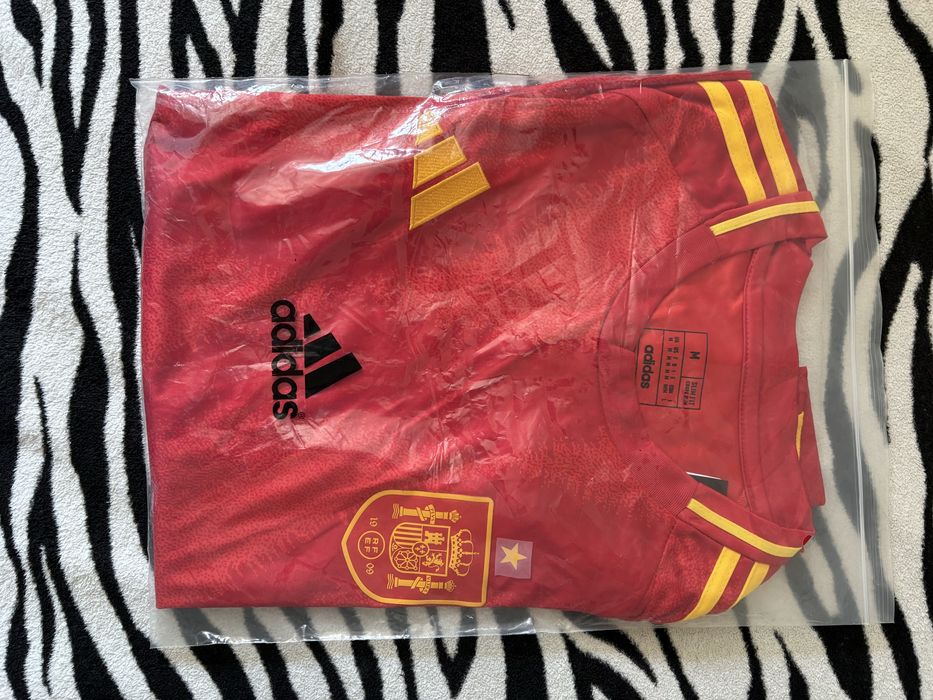 Tricou de fotbal cu Echipa Spania Vand Urgent!!