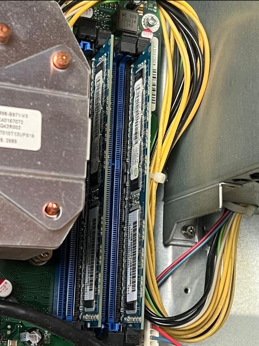 Продавам перфектно работещ компютър
i5-4670 CPU 3.40GHz
8GB RAM