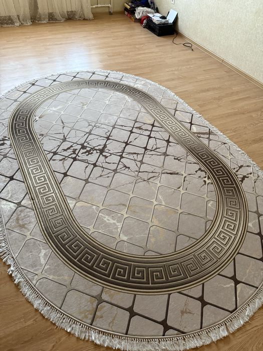 Продам стенку, телевизор и ковер