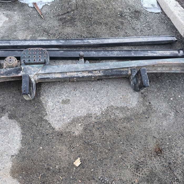 Продам фаркоп мэрс варио