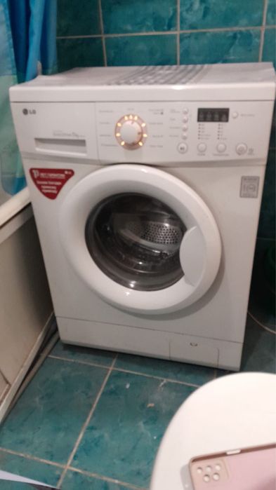Продам стиральную машину LG