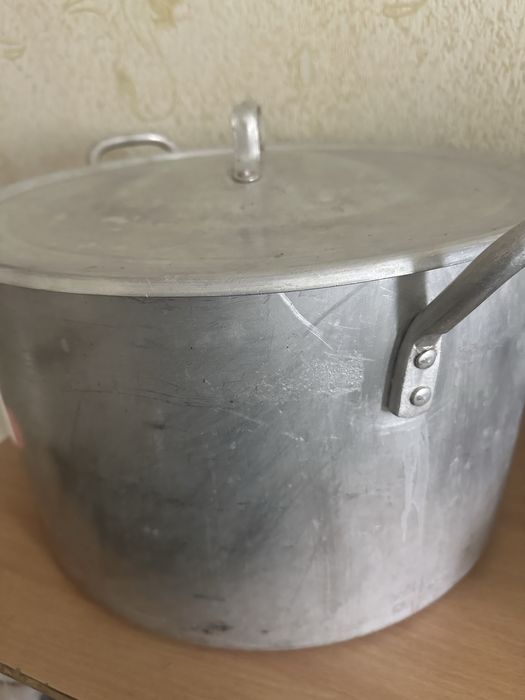 Алюминевая кострюля