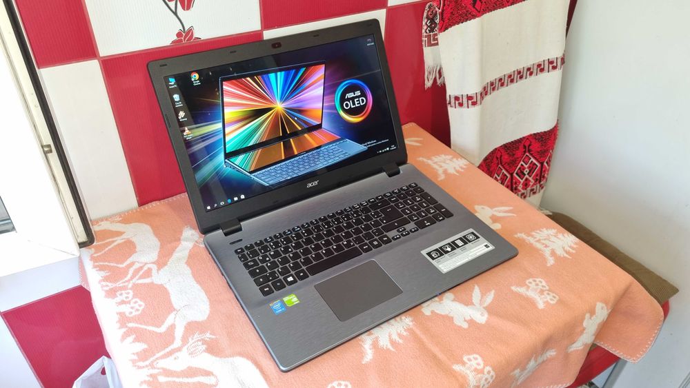 Acer de 17 inch=i5 cu 4 gb ram = 480 lei