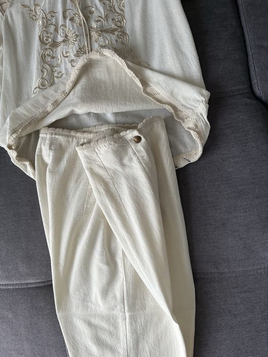 Compleu din in cu broderie