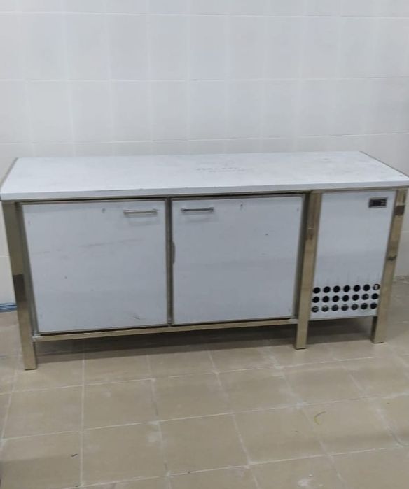 Стол холодильнике витринные холодильники