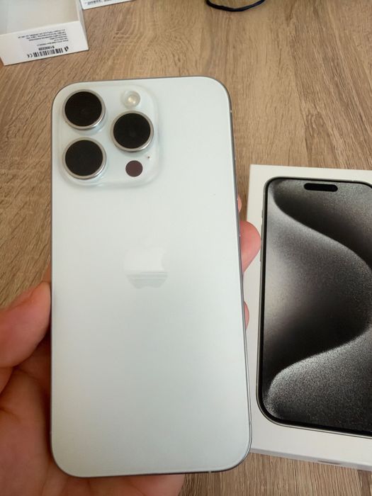iPhone 15 titanium white 128gb