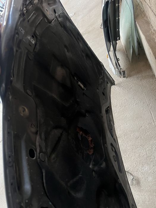 Капот ауди с4  привозной