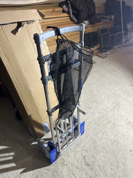 Чисто нова количка за пренос на багаж