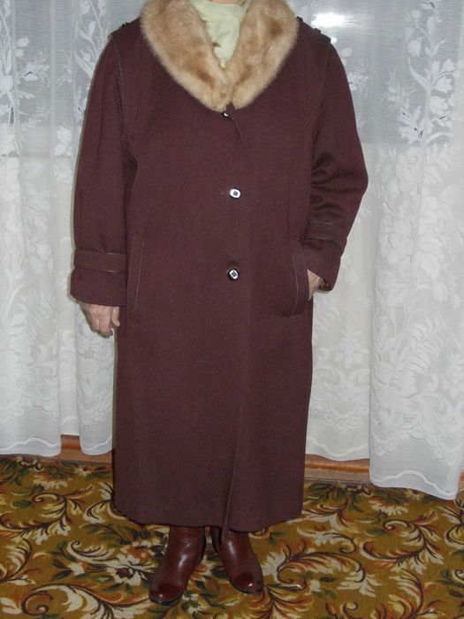 Пальто с норкой, р 52.