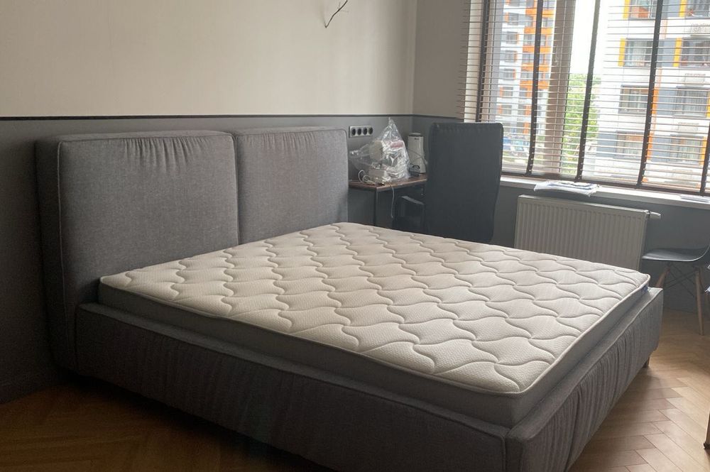 Кровать двуспальная