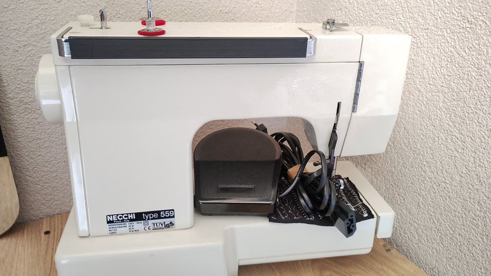 Шевна машина NECCHI 559