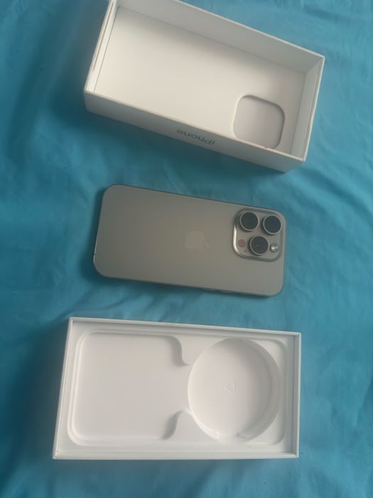 Продам айфон 15 про 256 15про