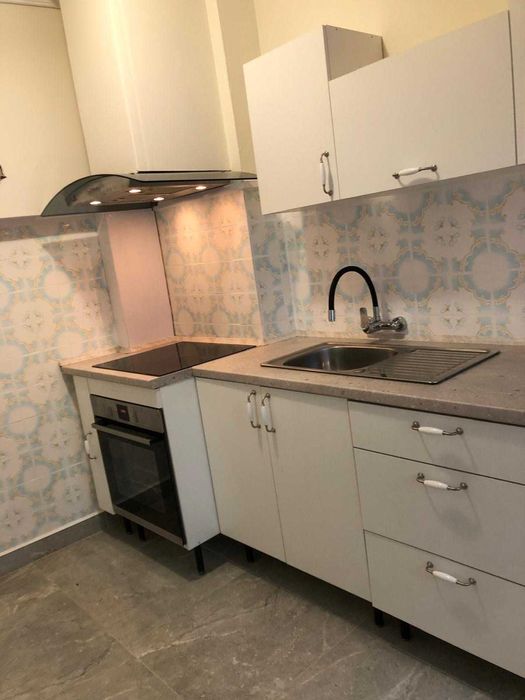 Inchiriez apartament 3 camere decomandat,zona Complex Mic renovat recent baie&bucatarie noi nemobilat(mobilat la cerere),pret450 euro