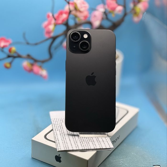 ГАРАНЦИОНЕН!!! Apple iPhone 15, 128GB, 5G, Black + подарък адаптер