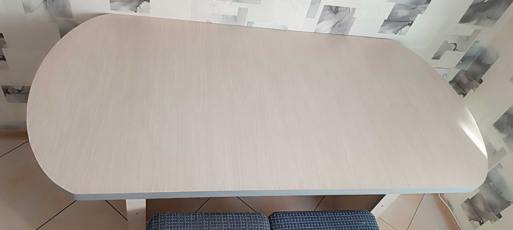 кухонный стол и 6 табуреток