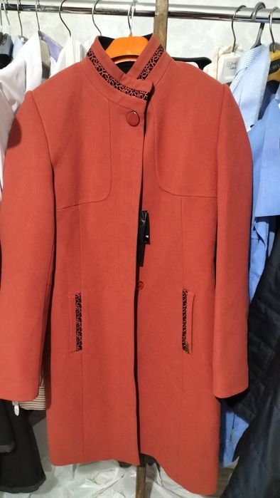 Продаётся пальто новые