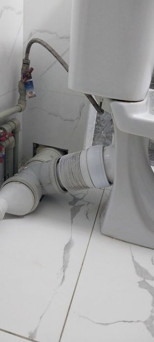 Продам унитаз в хорошем состояние.