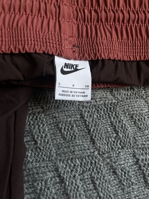 Дълъг панталон Nike.