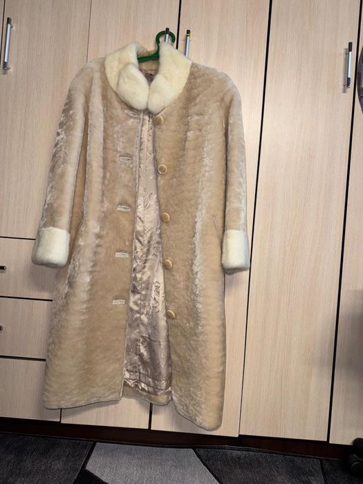 Шубы на продажу.