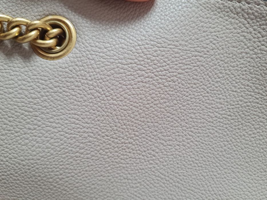 Geanta bej Guess