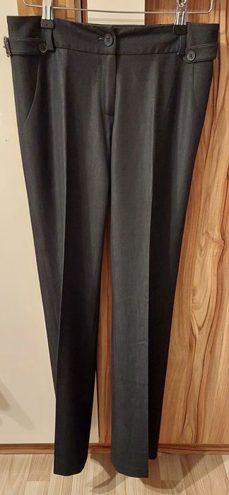 Женские брюки на девушку.