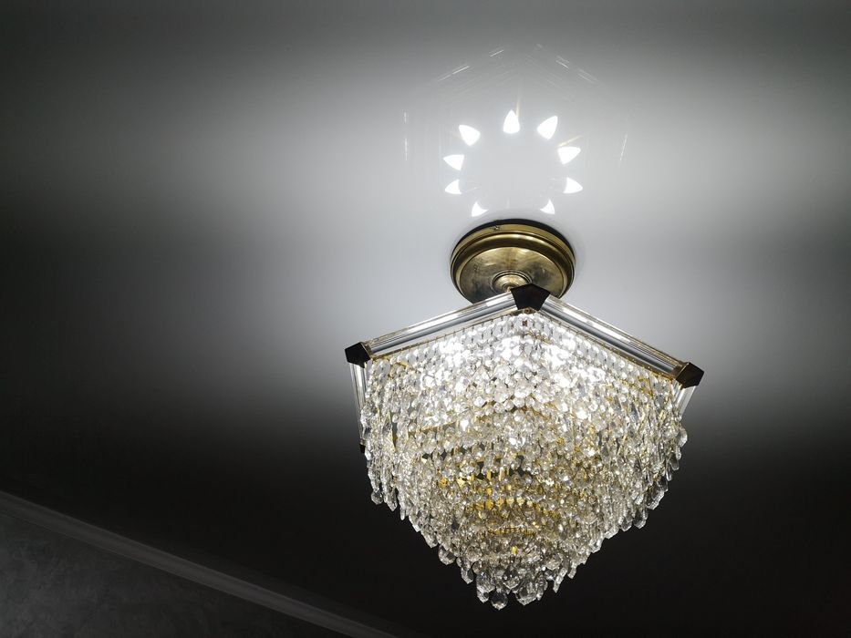 Хрустальная люстра