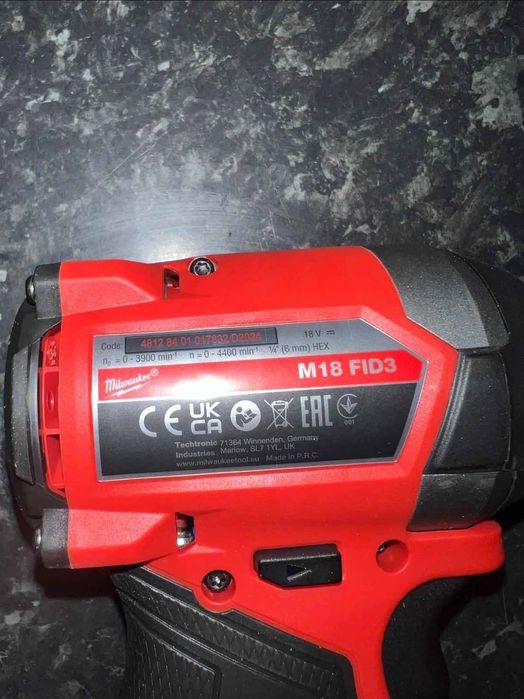 Milwaukee FID3 nouă
