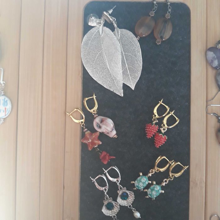 Обеци от естествени камъни