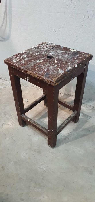 Столче -табуретка, старо, антика