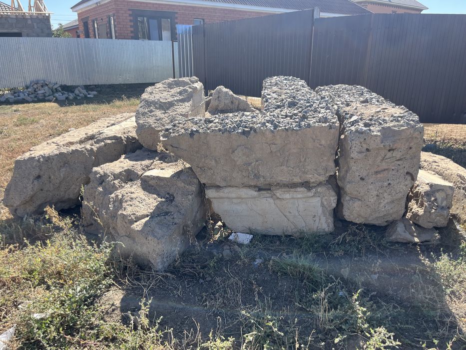 Отдам даром БЕСПЛАТНО готовый блоки бут для фундамента