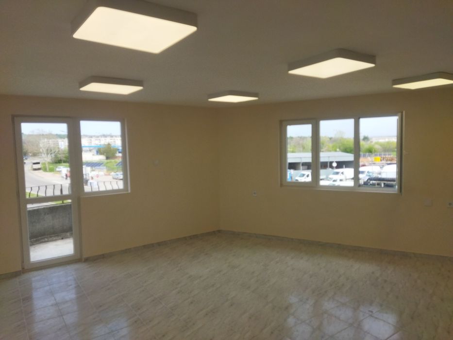 Офиси под наем намира се на автогарата от 20/60кв.