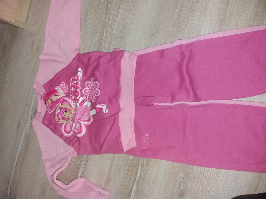 Екипче за момиче, размер 3-4 години и 5-6 години внос от Англия