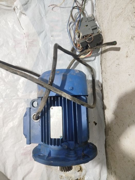 Электродвигатель 3 кВт 1500 об/мин (3 фазали
Электродвигатель 3 кВт 15