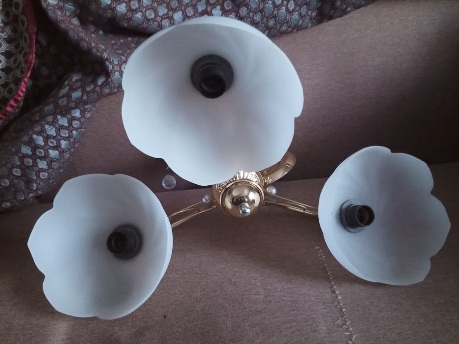 продам люстру бу