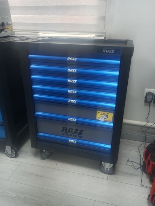 Инструментальня тележка с ложементами