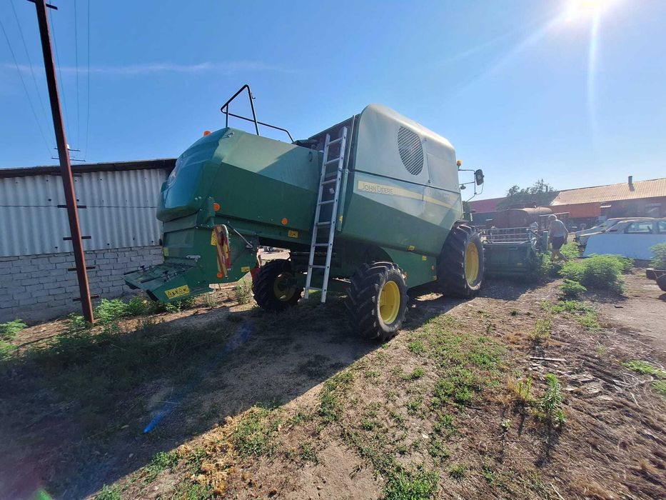 Combina John Deere W440