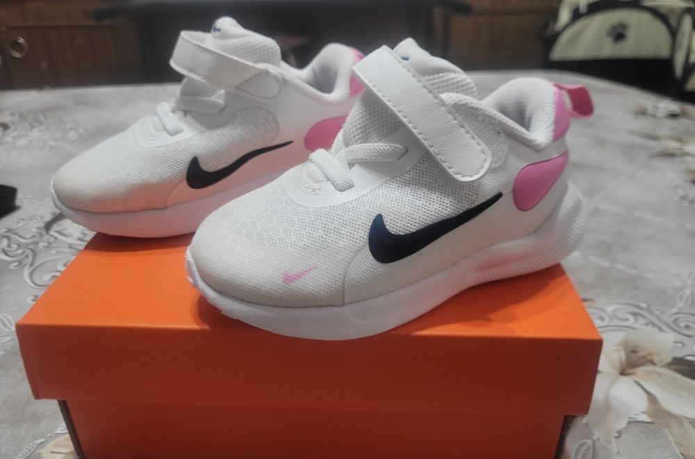 Детски маратонки Nike revolution