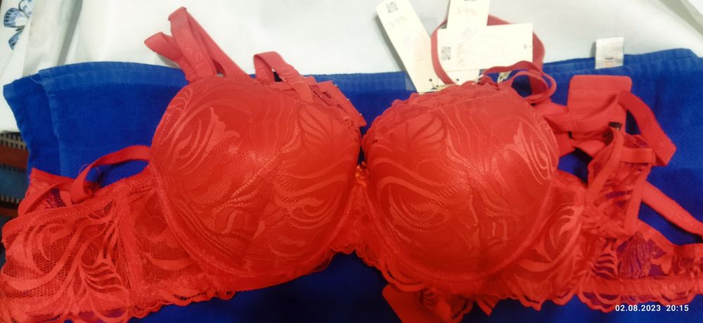 Продам бюстгальтера