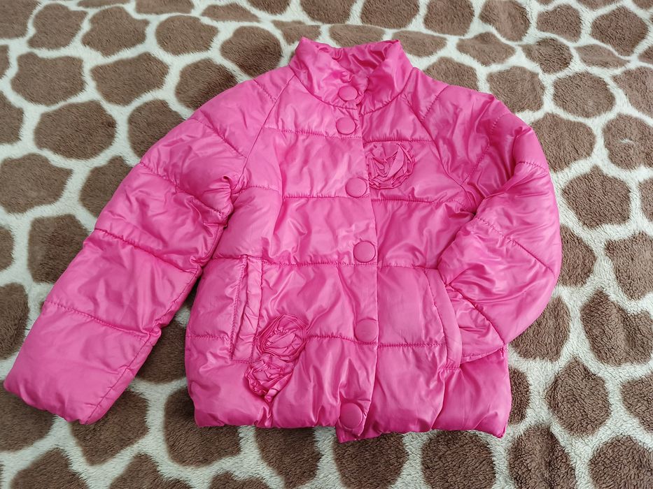 Продам куртки для девочки