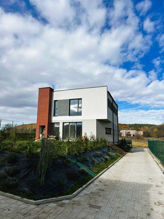 Proprietar vand Casa  in BACIU ( langa SUN GARDEN Resort)